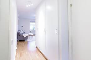 Easy Livin Apartment Hotel by Stubor