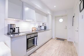 Easy Livin Apartment Hotel by Stubor