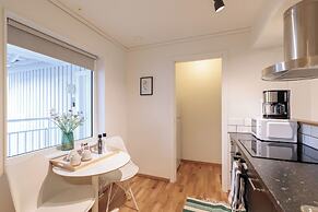 Easy Livin Apartment Hotel by Stubor