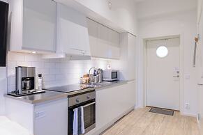 Easy Livin Apartment Hotel by Stubor