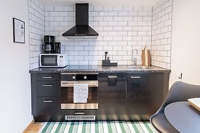Easy Livin Apartment Hotel by Stubor