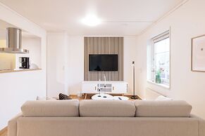 Easy Livin Apartment Hotel by Stubor
