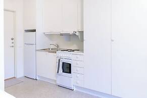 Easy Livin Apartment Hotel by Stubor