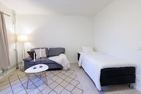 Easy Livin Apartment Hotel by Stubor