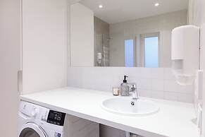 Easy Livin Apartment Hotel by Stubor