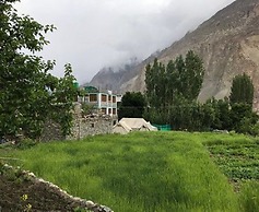 Maha Guest House