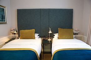 Hayes Hotel