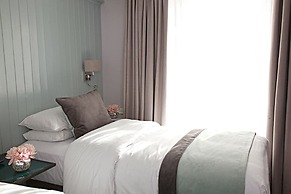 Hayes Hotel