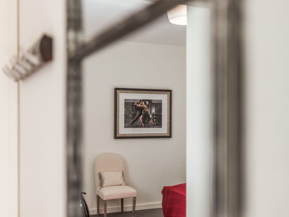 The Eamon DeVelara Suite - hiphipstay