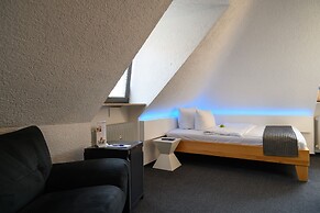 Hotel H.E.Y.M.A.N.N.