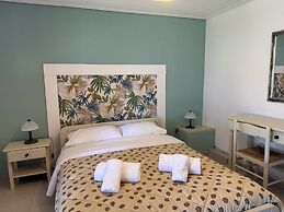 Chrissa Camping Rooms & Bungalows