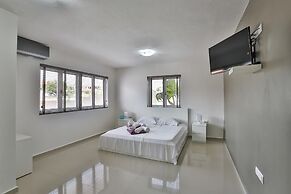 Luxury Villa With Pool in Jan Thiel