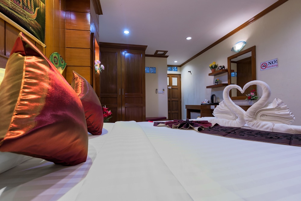 P R Patong Hotel