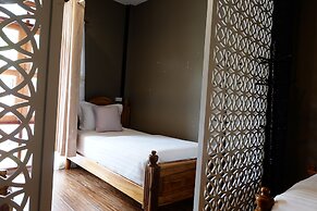 Bloom Cafe & Hostel Lipe
