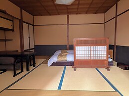Toshiharu Ryokan