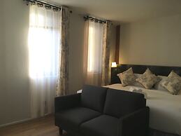 Hotel Noir
