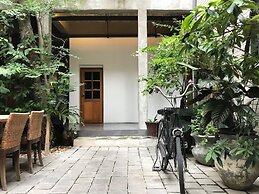Hotel Noir
