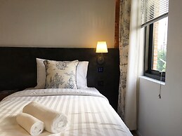 Hotel Noir