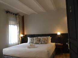 Hotel Noir