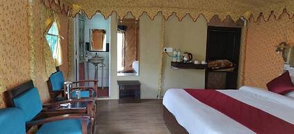 Royal Deluxe Camp