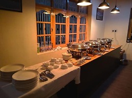 Royal Deluxe Camp