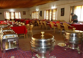 Royal Deluxe Camp