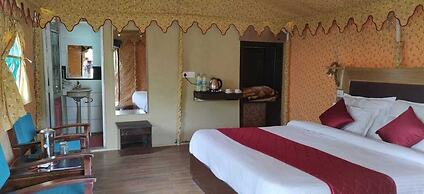 Royal Deluxe Camp