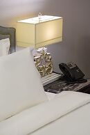 Marina Yacht Hotel