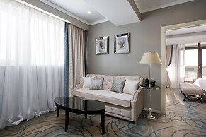 Marina Yacht Hotel