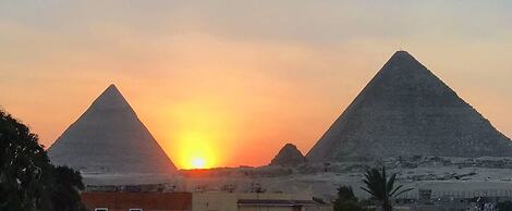 3 Pyramids View Inn