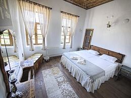Birgi Hotel Saliha Hanim Tas Konak