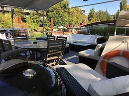 Boat For Guest