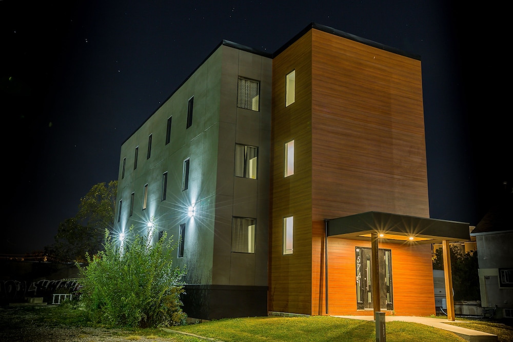 Clifton Hill Condo's