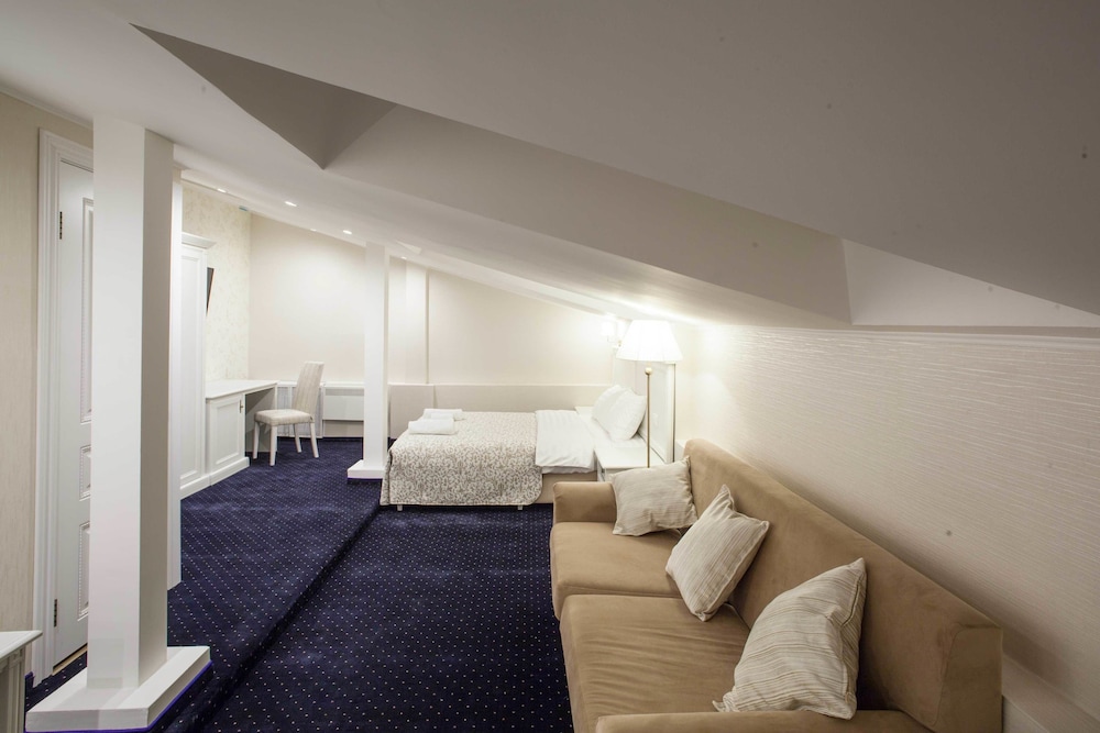 Esquire Hotel