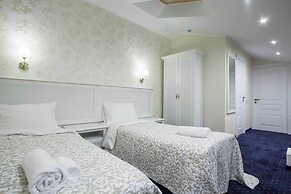 Esquire Hotel