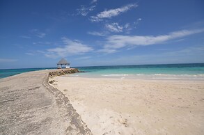 Windjammer, 4BR by Jamaican Treasures