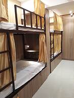 Golden Dormitory - Hostel