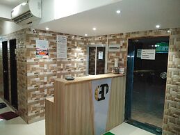Golden Dormitory - Hostel