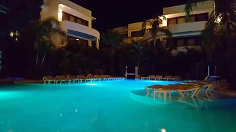 Mak Nuk Village Tulum II - Clothing Optional