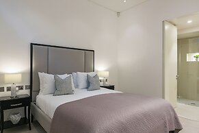 Urban Chic - Chiltern and Baker