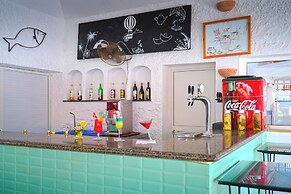 Hari Club Beach Resort