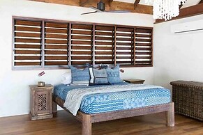 Spice At Oak Absolute Oceanfront House