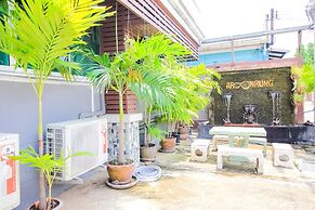 OYO 349 Aroonrung House