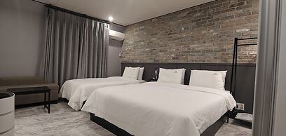 Lucas Hotel