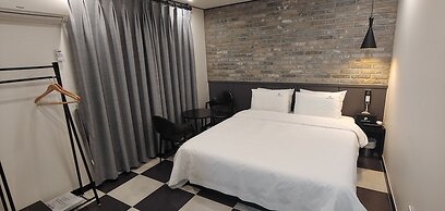 Lucas Hotel