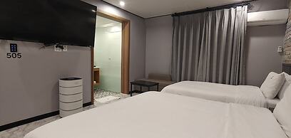 Lucas Hotel