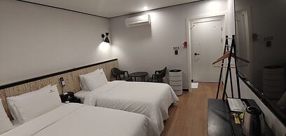 Lucas Hotel