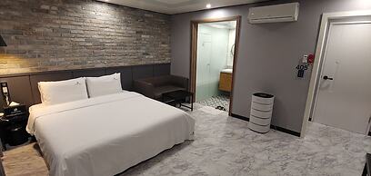 Lucas Hotel