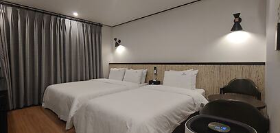 Lucas Hotel