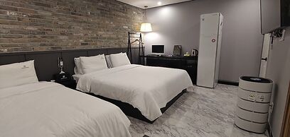 Lucas Hotel